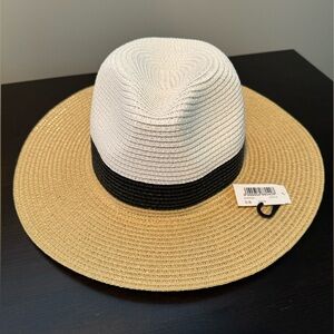 La Vie En Rose‎ Beach Hat